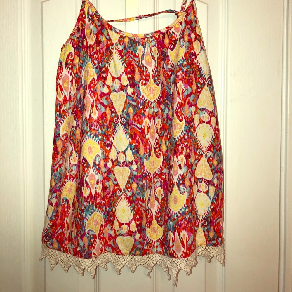 Cute tank with lace fringe